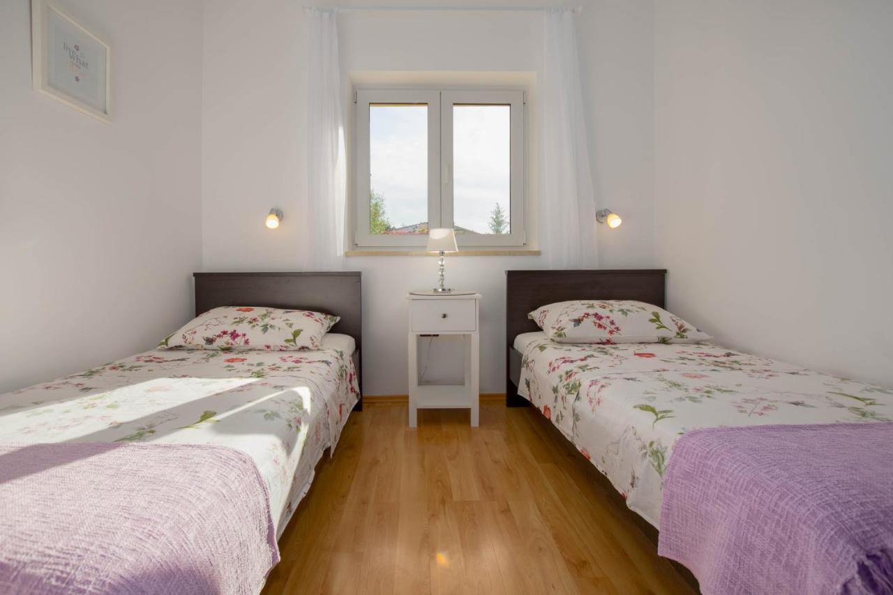 Apartment Lucija, Stinjan Pula Exterior foto